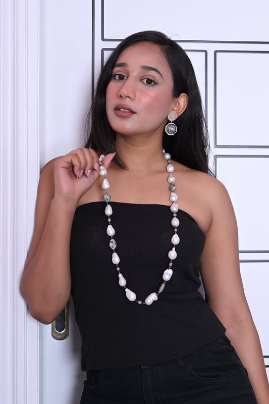 Regal Glow Emerald Diamond Pearl Necklace
